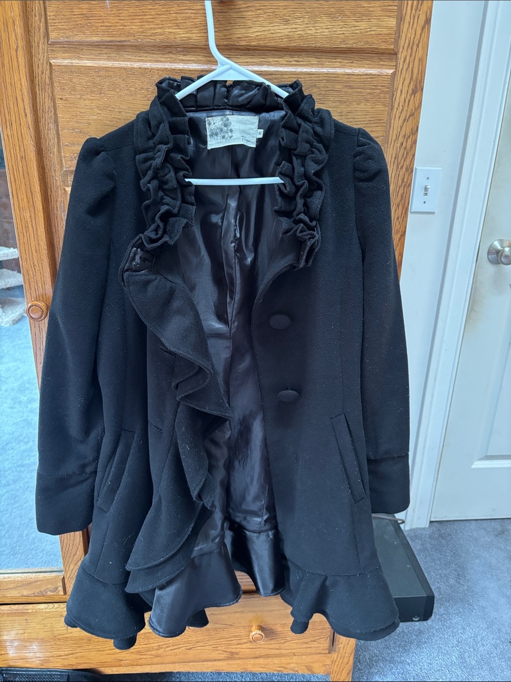 Ryu Black Ruffled Collar Women’s Peacoat. Super rare !!